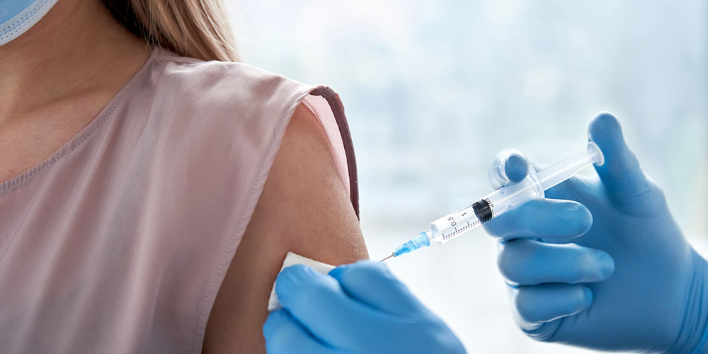 Empfehlung zur Booster-Impfung mit MRNA-Impfstoffen für Schwangere und Stillende
